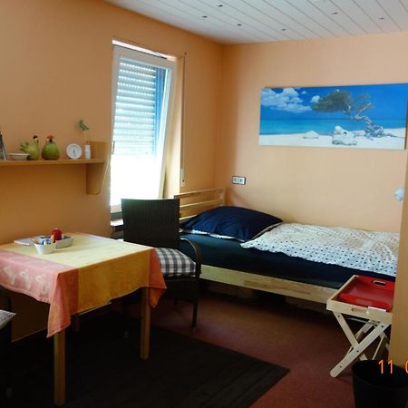 Haus Weschke Bed & Breakfast Хофхайм ам Таунус Екстериор снимка